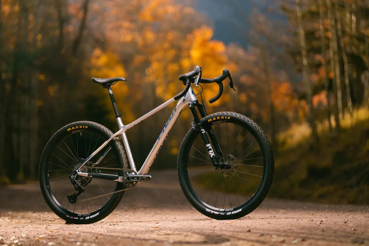 Pivot LES SL Drop Bar, ingeniería de vanguardia en la frontera del XC y el gravel