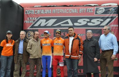 Guillaume Vinit y Anna Villar ganan en Corro d Amunt