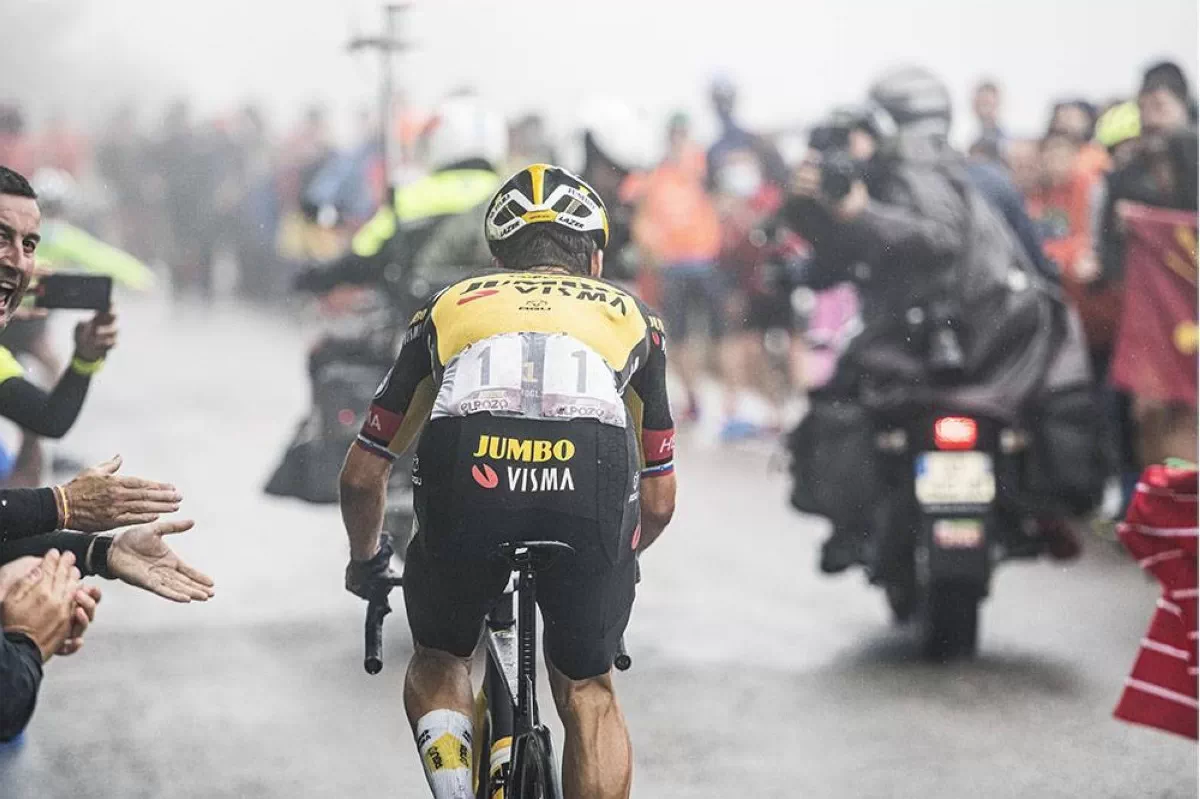 Primoz Roglic gana en los Lagos de Covadonga y practicamente se asegura el triunfo en La Vuelta