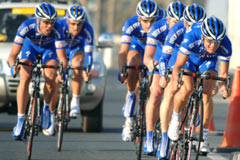 El Quick Step se lleva la crono por equipos en Qatar