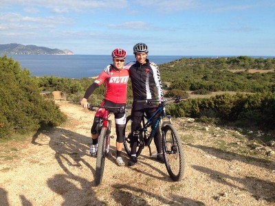 Rafa Nadal se entrena en bicicleta