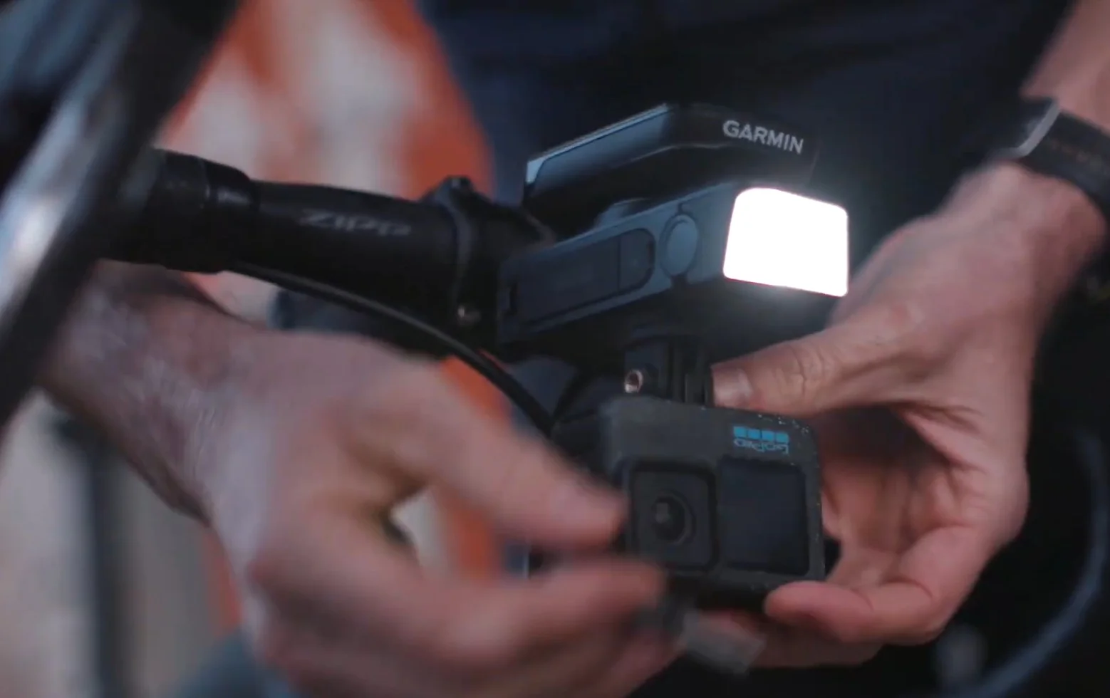 Ravemen FR1000 a Examen: La Luz delantera definitiva para Bicicleta 2 en 1