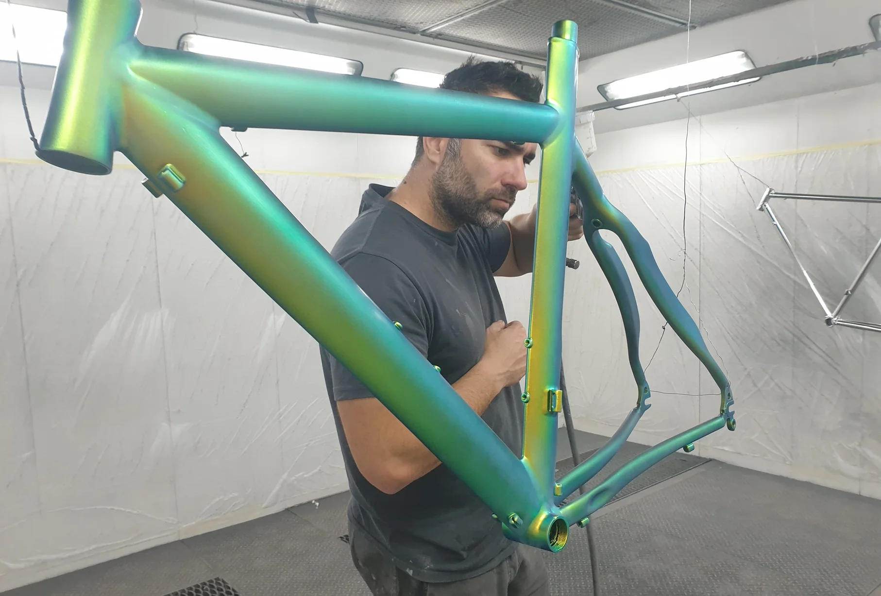 Pintura para aerógrafo para personalizar cuadros de bicicleta