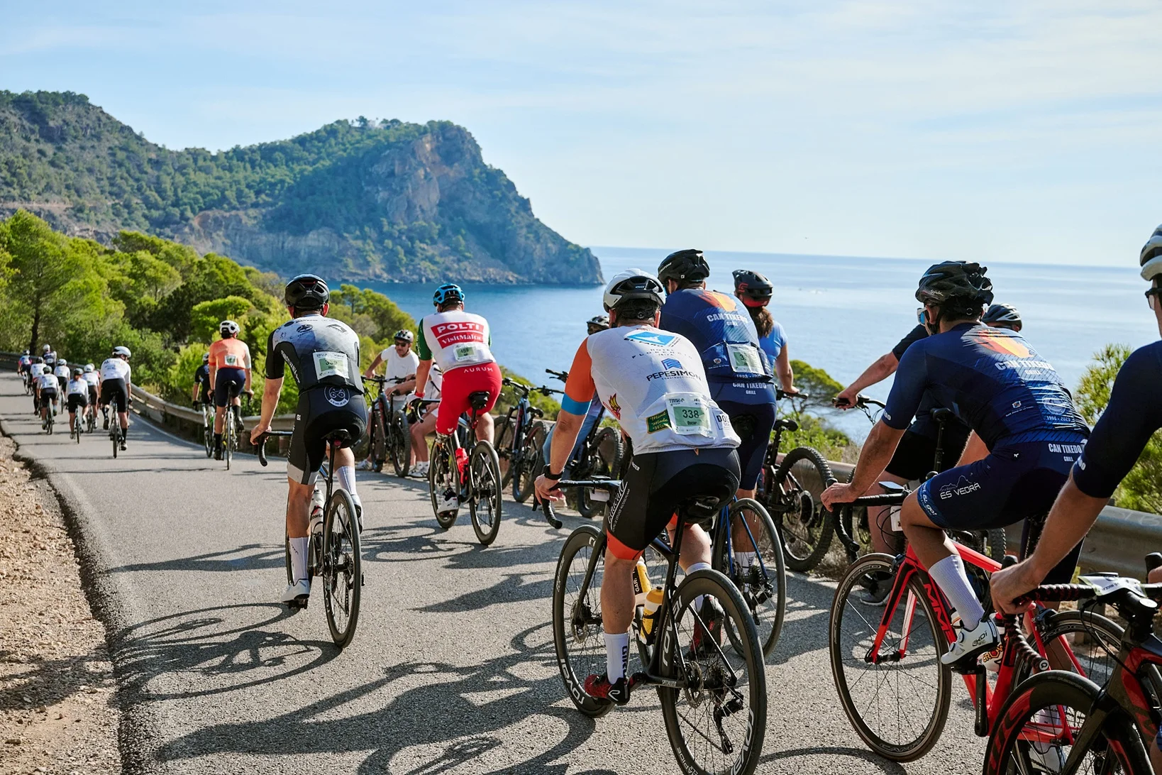Récord de Participación Familiar en el Arranque de la Vuelta Cicloturista Ibiza Campagnolo