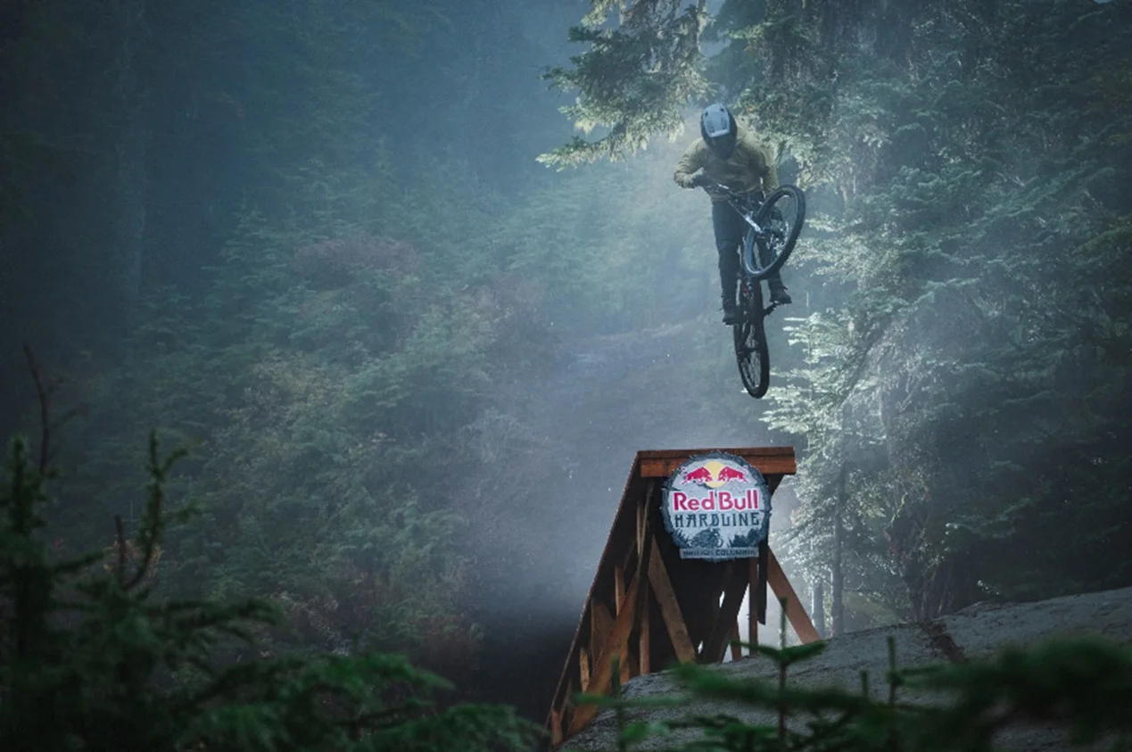 Red Bull Hardline desembarca en Canadá con el circuito de descenso MTB más extremo del mundo