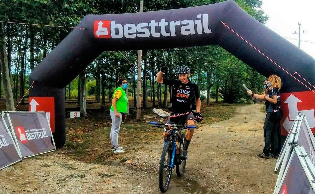 Regreso a la competición con victoria para el corredor del BZ Team Adrián García