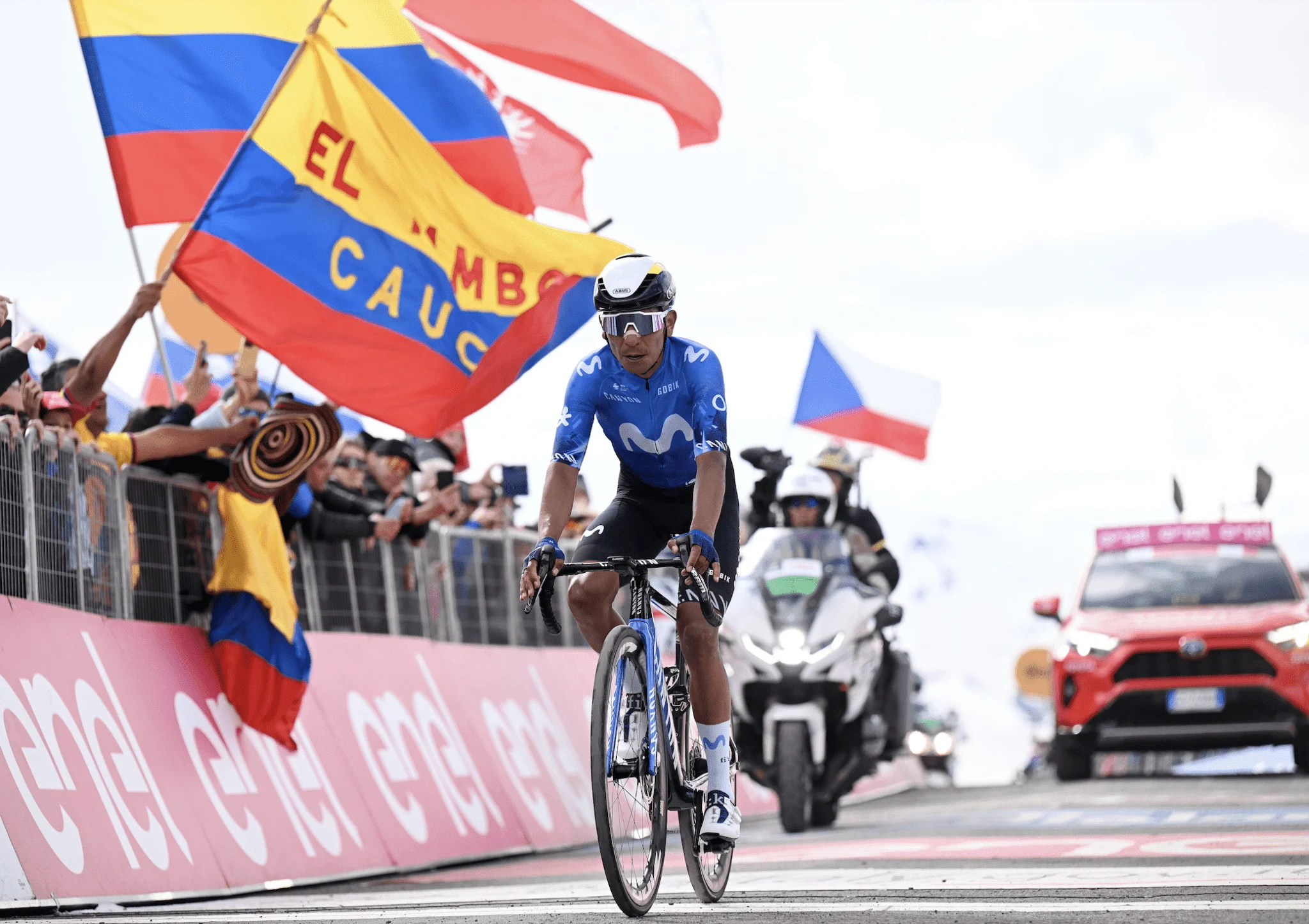 ¡RENOVADO!  Nairo Quintana cumplirá su décima temporada con Movistar Team