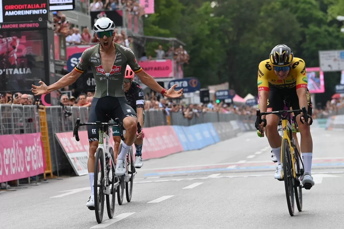 Vídeoresumen etapa 18 Giro de Italia: Dries De Bondt se lleva la victoria