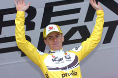 Riccò repite triunfo de etapa y se viste con el maillot amarillo