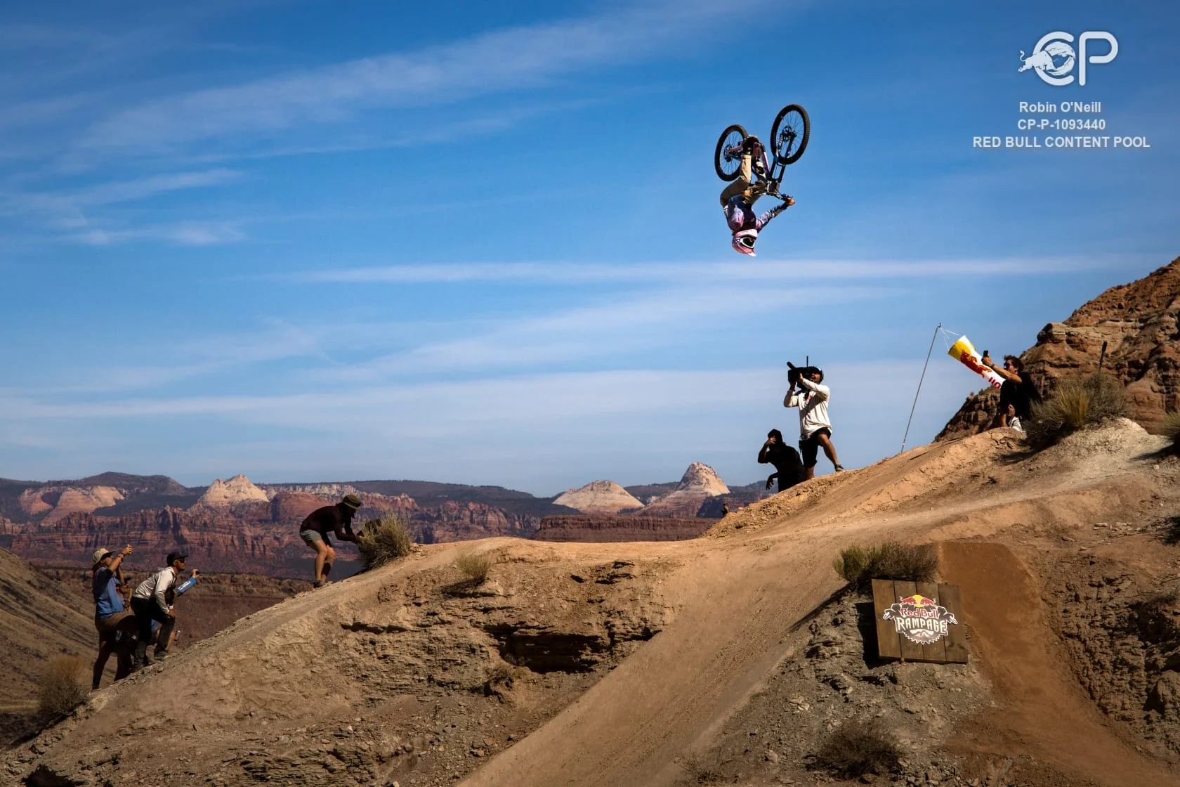 Robin Goomes hace historia ganando la primera competición femenina de Red Bull Rampage