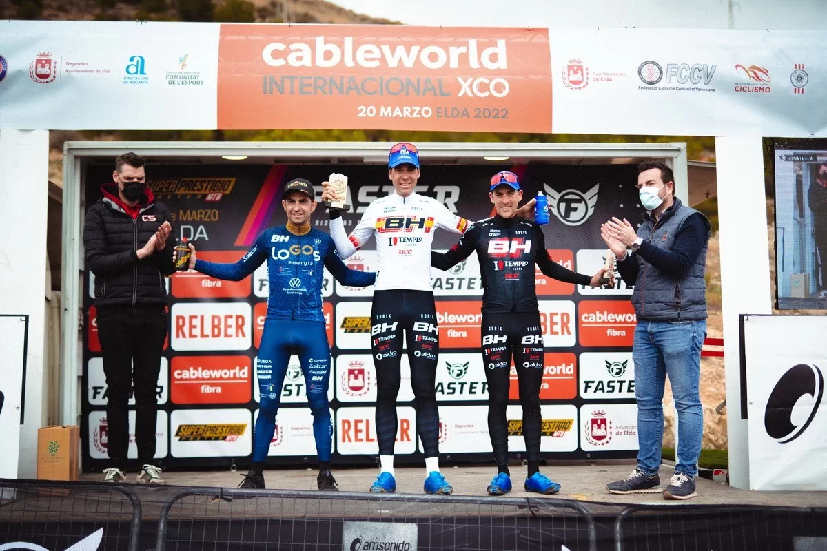 Rocío del Alba y David Valero dominan el Superprestigio de Elda para el BH Templo Cafés UCC