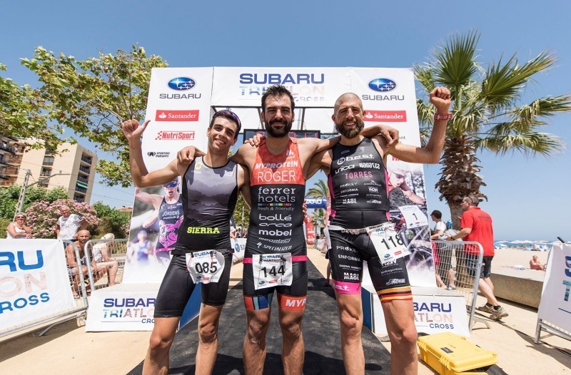 Roger Serrano gana la primera prueba del Subaru Triatlón Cross