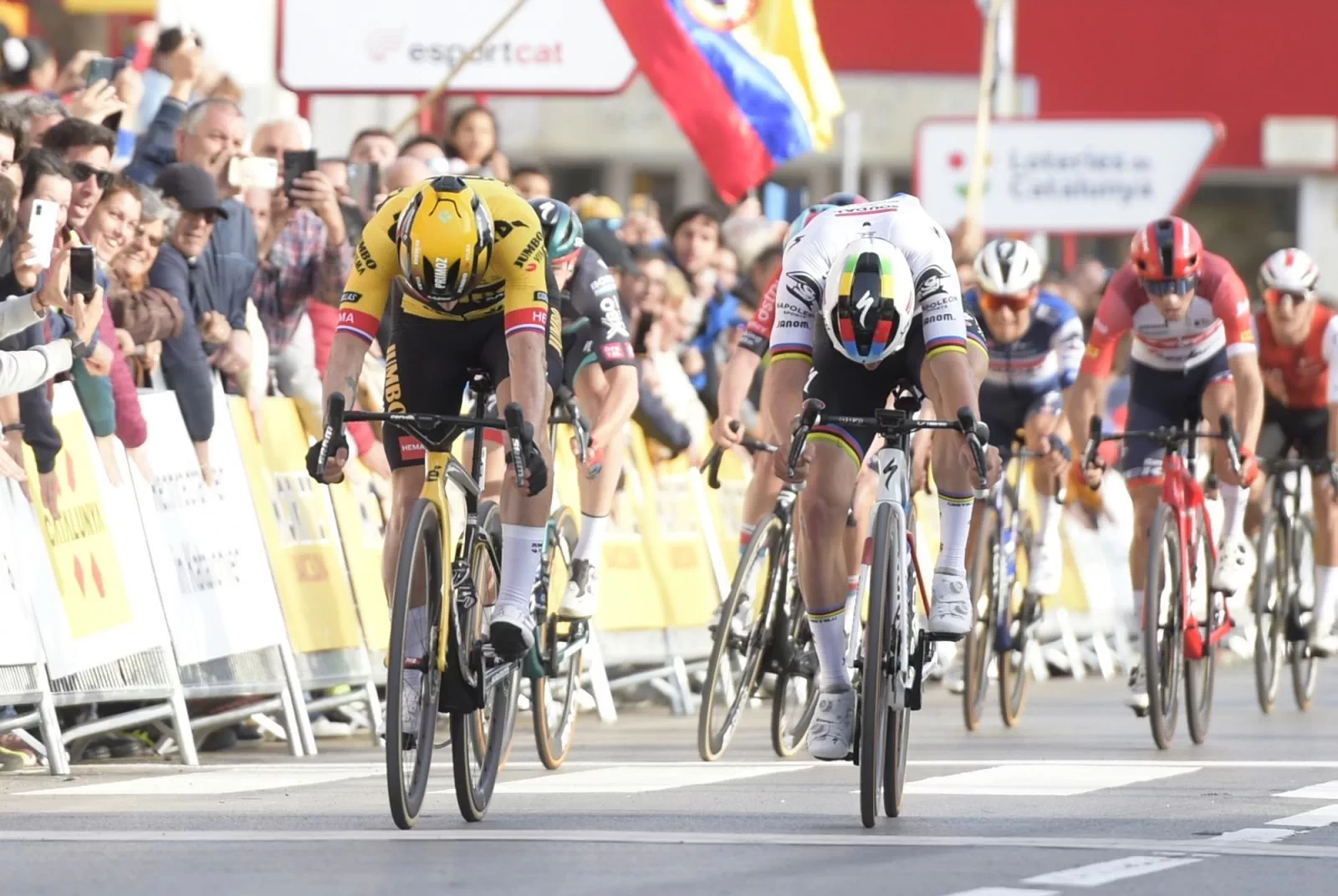 Roglic golpea primero y es el líder de La Volta 2023 por delante de Evenepoel