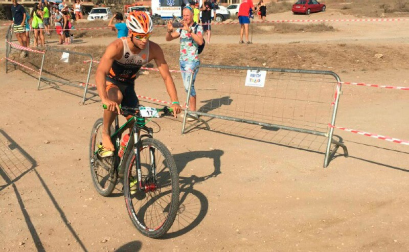 Rubén Cuellar campeón de Andalucía de triatlón cross