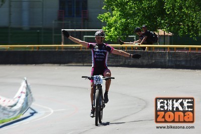 Ruiz de Larrinaga campeón de Euskadi de MTB