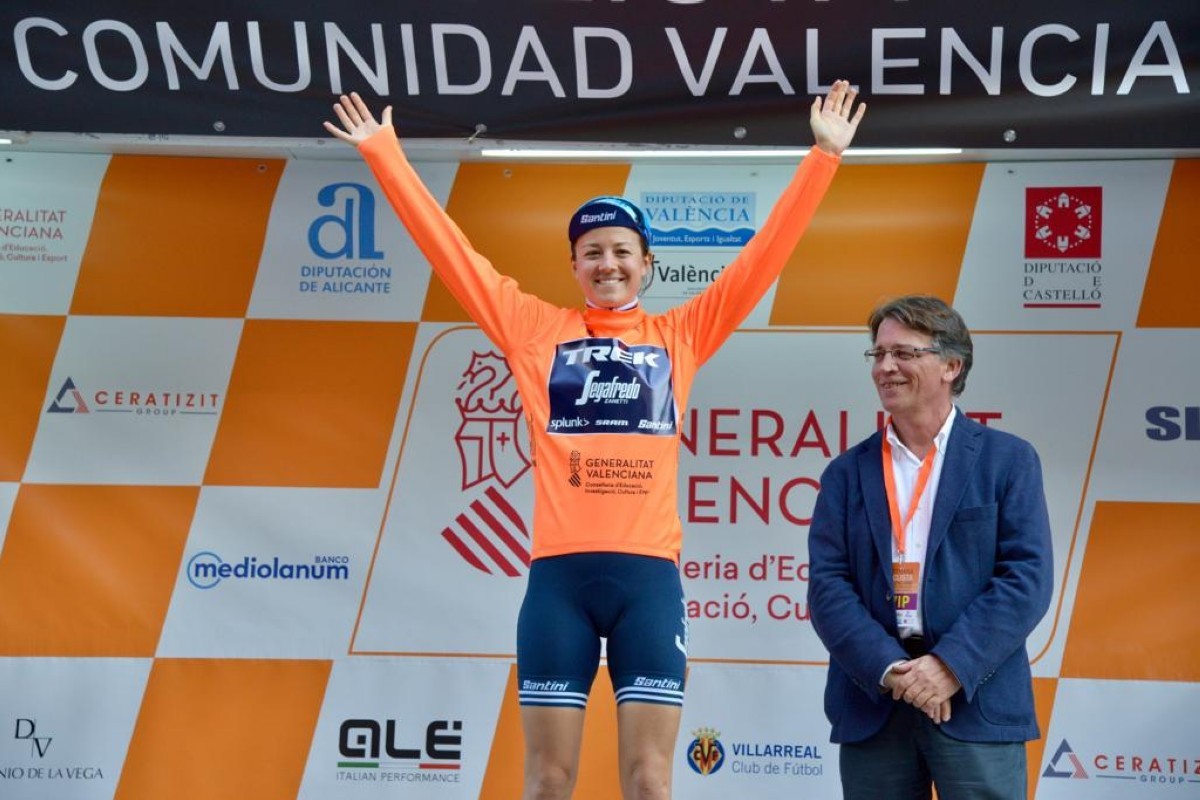 Ruth Winder gana en Gandía para convertirse en la primera líder de la Setmana de Valencia