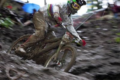 Sam Hill gana la World Cup de DH en Schladming