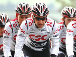 Carlos Sastre agradece a CSC sus nueve años en el ciclismo