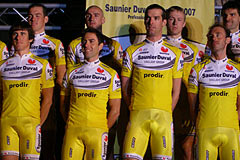 El Saunier Duval presenta a su potente plantilla en Estepona