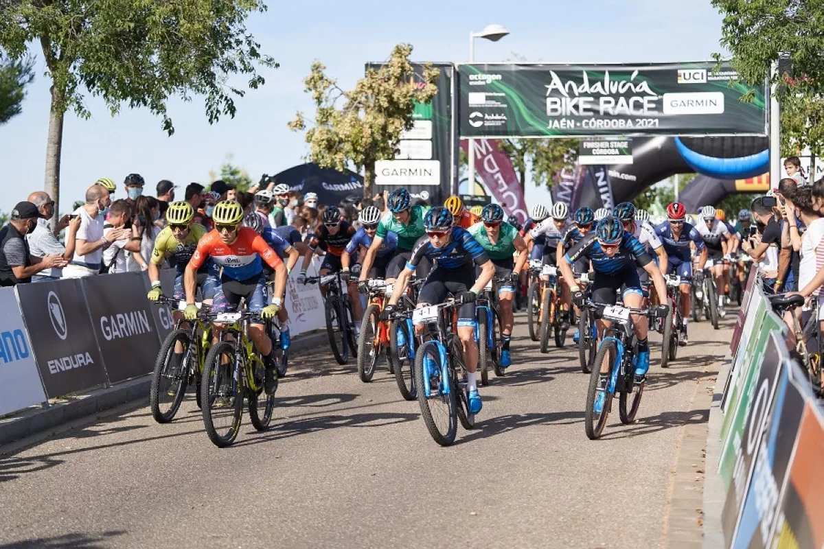 Schneider y Hovdenak se llevan el triunfo de la Andalucía Bike Race 2021