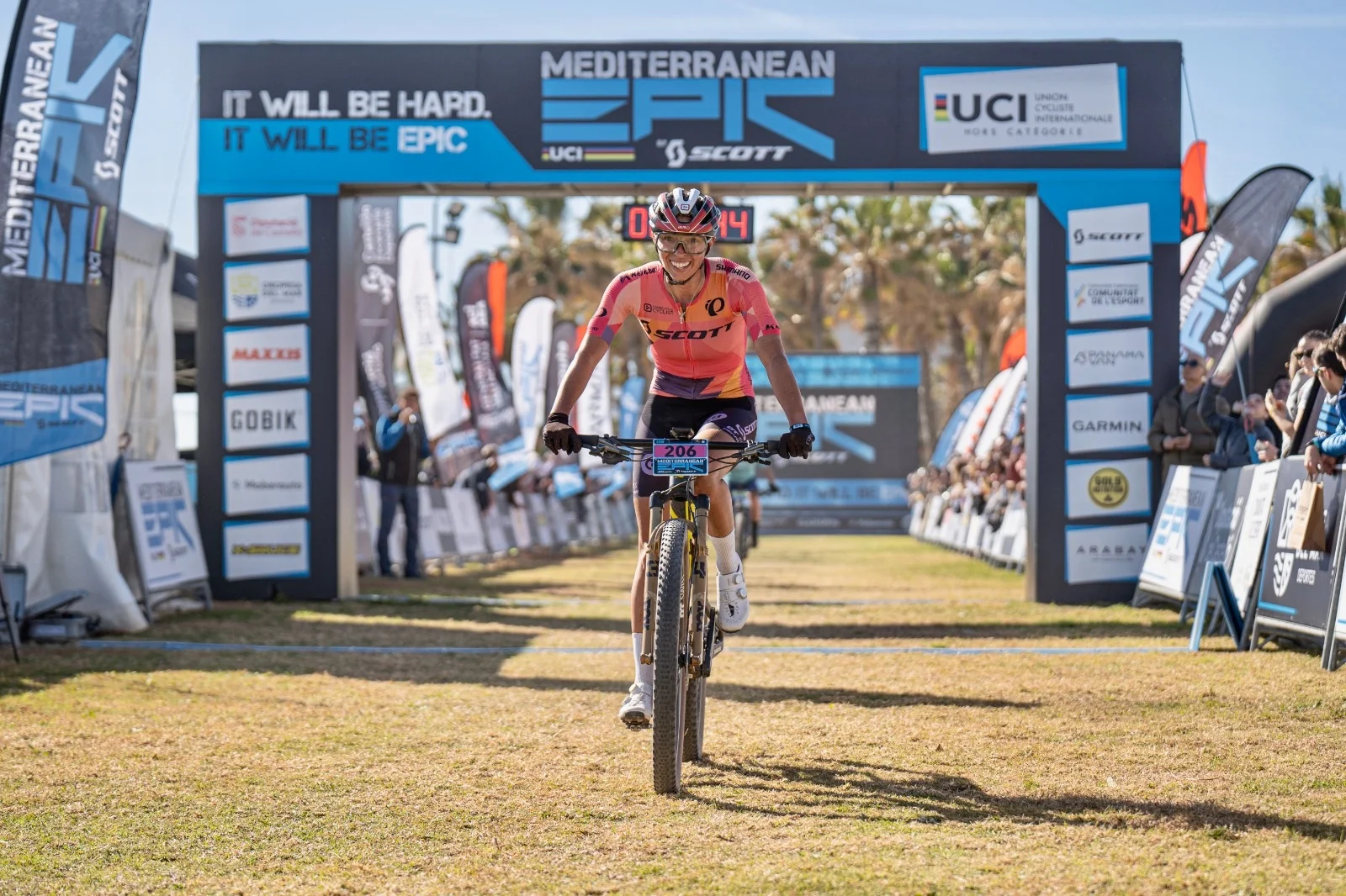 SCOTT y Mediterranean Epic, la alianza histórica que transformará el ciclismo y el triatlón en 2026