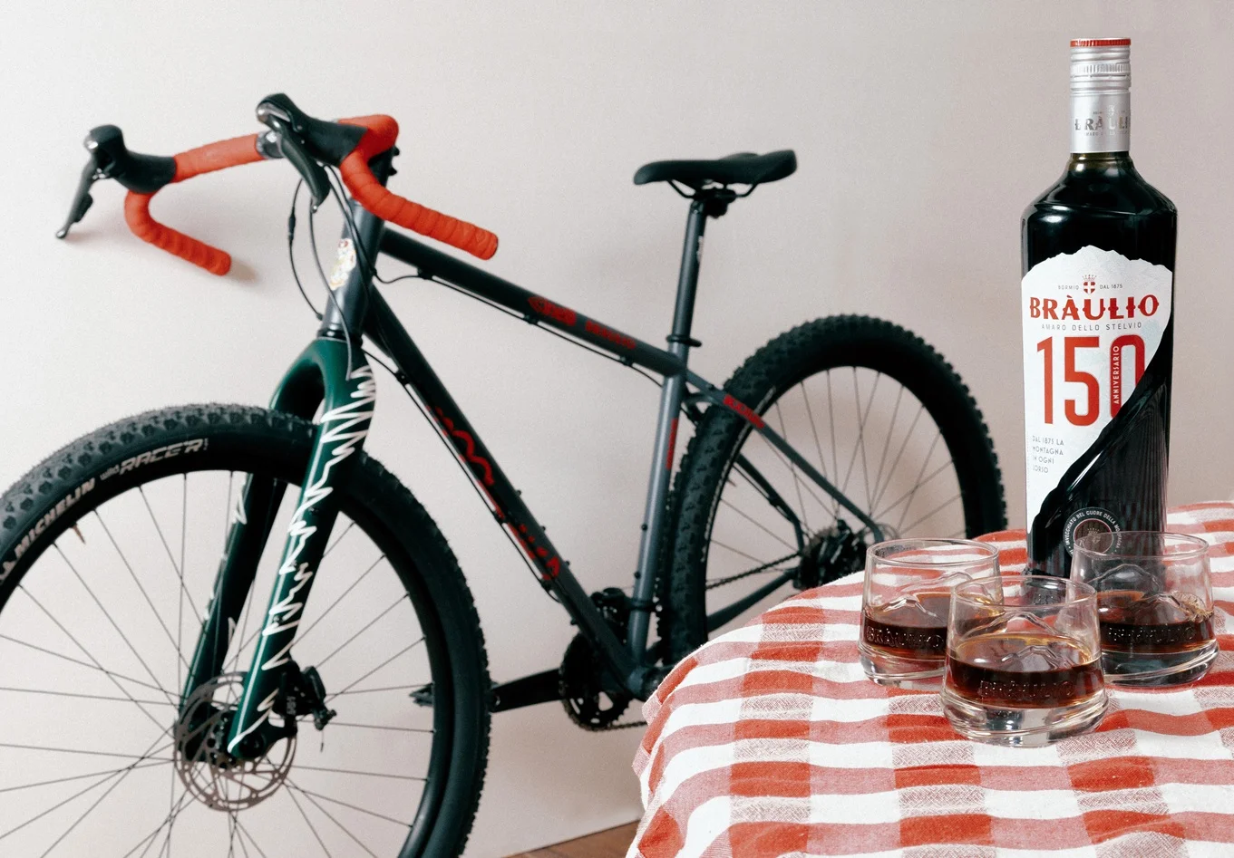 Se presenta, en edición limitada, la Cinelli X Braulio Hobootleg Geo