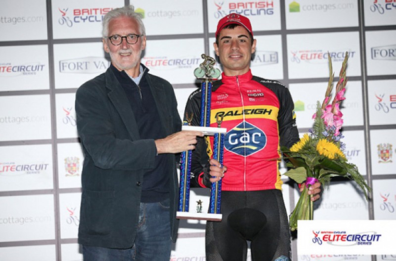 Sebastián Mora gana las Elite Circuit Series