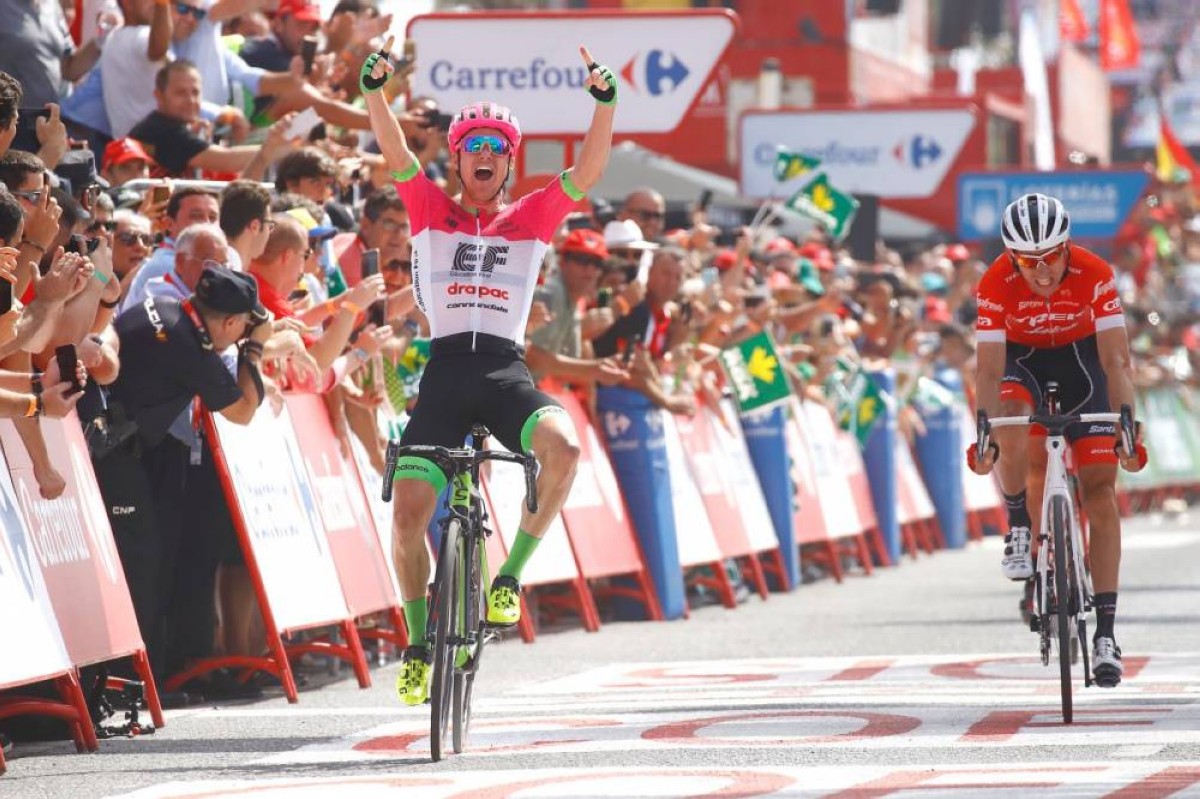 Simon Clarke se lleva la quinta etapa de la Vuelta