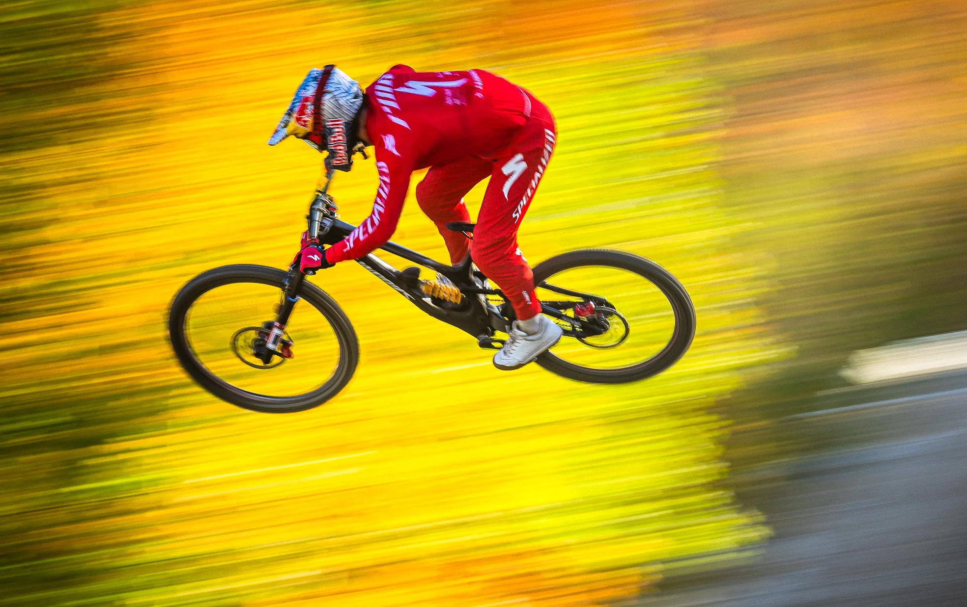 Specialized Demo 11 creada para romper los cronómetros DH gracias a la cinemática OBB y la transmisión HighGear