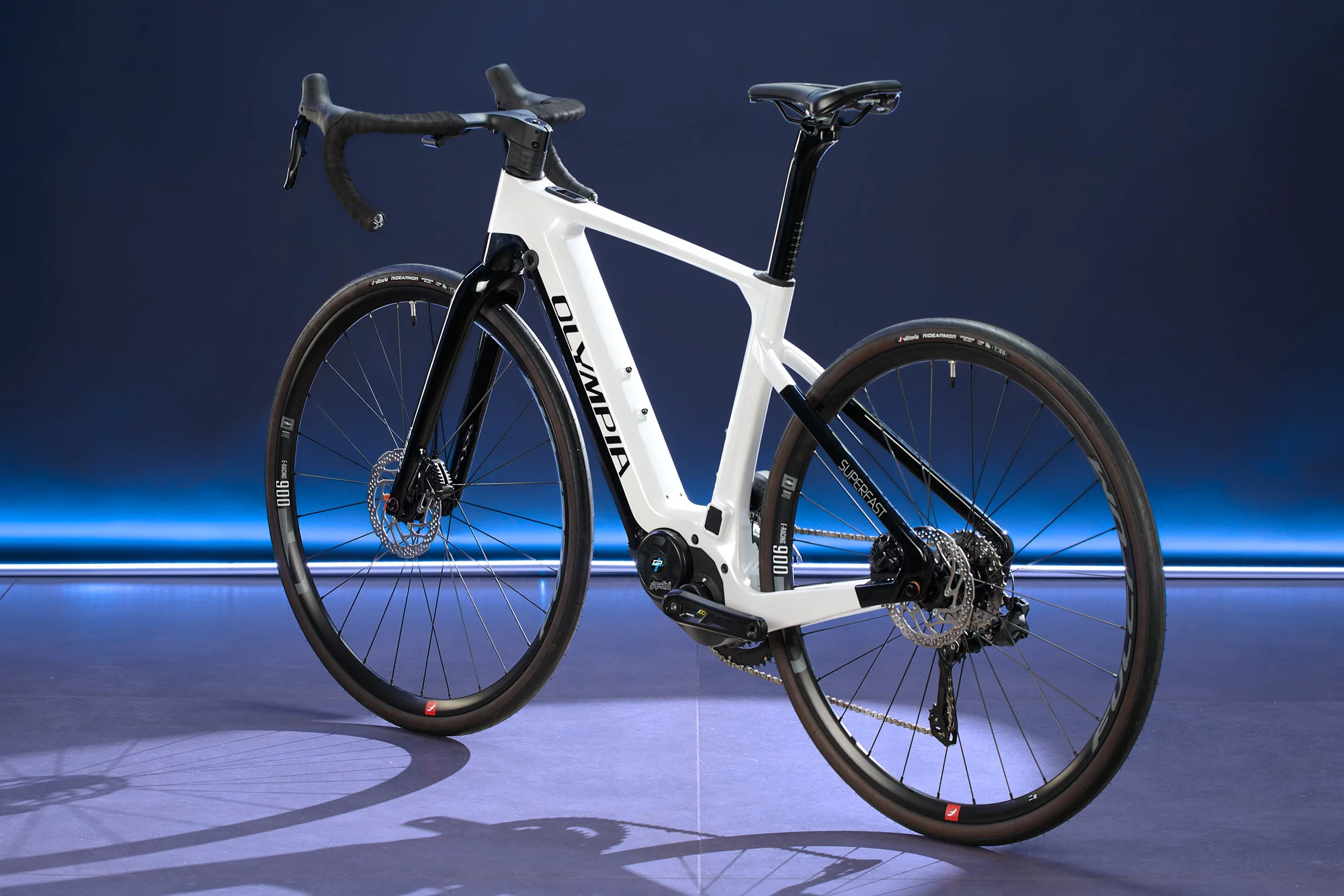 SUPERFAST: la exclusiva road e-bike de carbono de Olympia