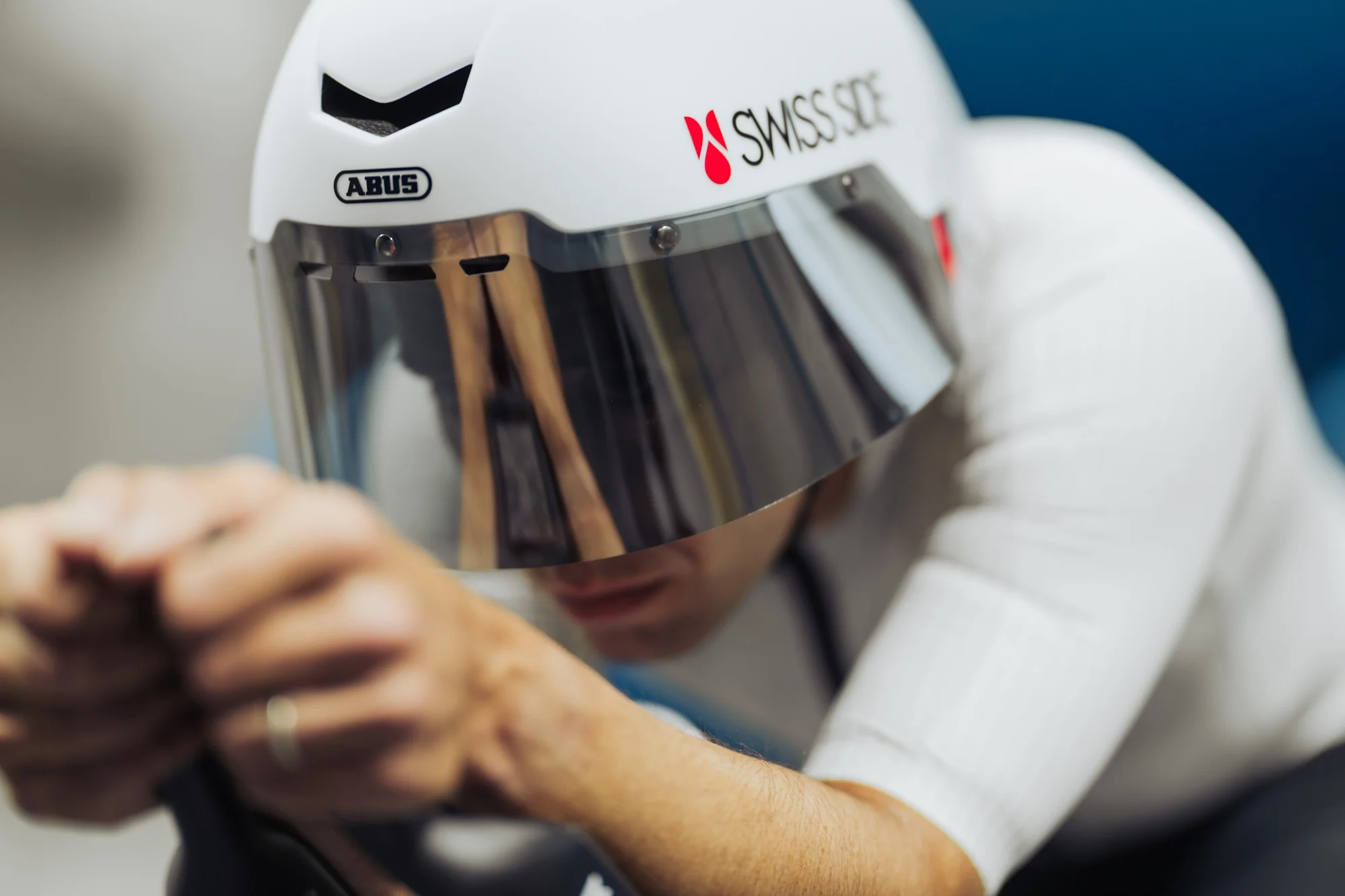 Swiss Side y ABUS lanzan el nuevo casco aero TimeShifter en edición exclusiva