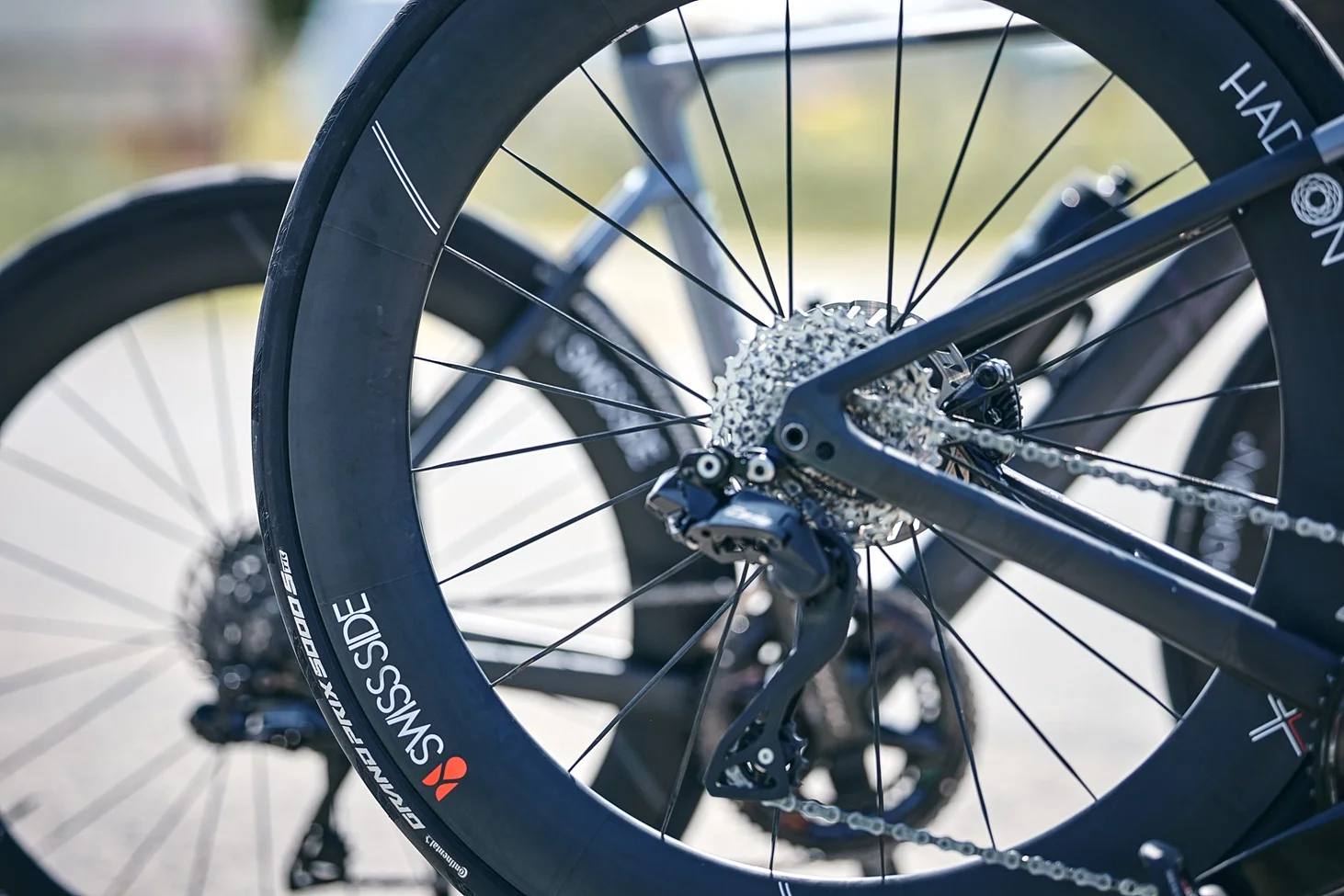 Swiss Side HADRON3 Ultimate 650: Aerodinámica Extrema bajo el Nuevo Límite UCI