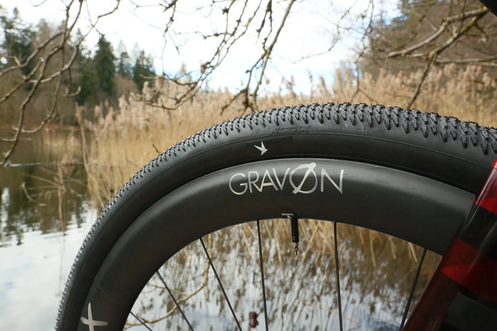 Swiss Side presenta las nuevas ruedas GRAVON Carbon 500 para gravel