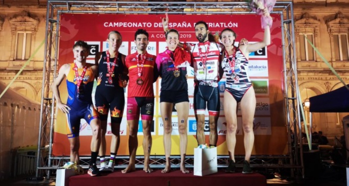 Tamara Gómez y Javier Lluch, campeones de España de Triatlón en A Coruña