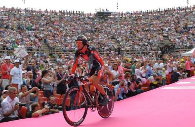 Giro de Italia: Arroyo culmina su gesta con un puesto en el podio