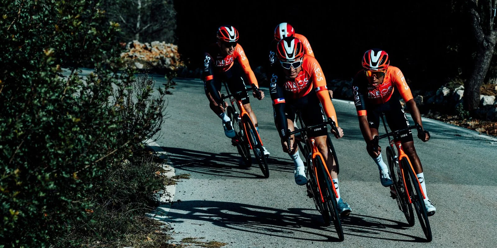 Te descubrimos los cascos KASK que llevarán los corredores de INEOS Grenadiers en el Giro de Italia