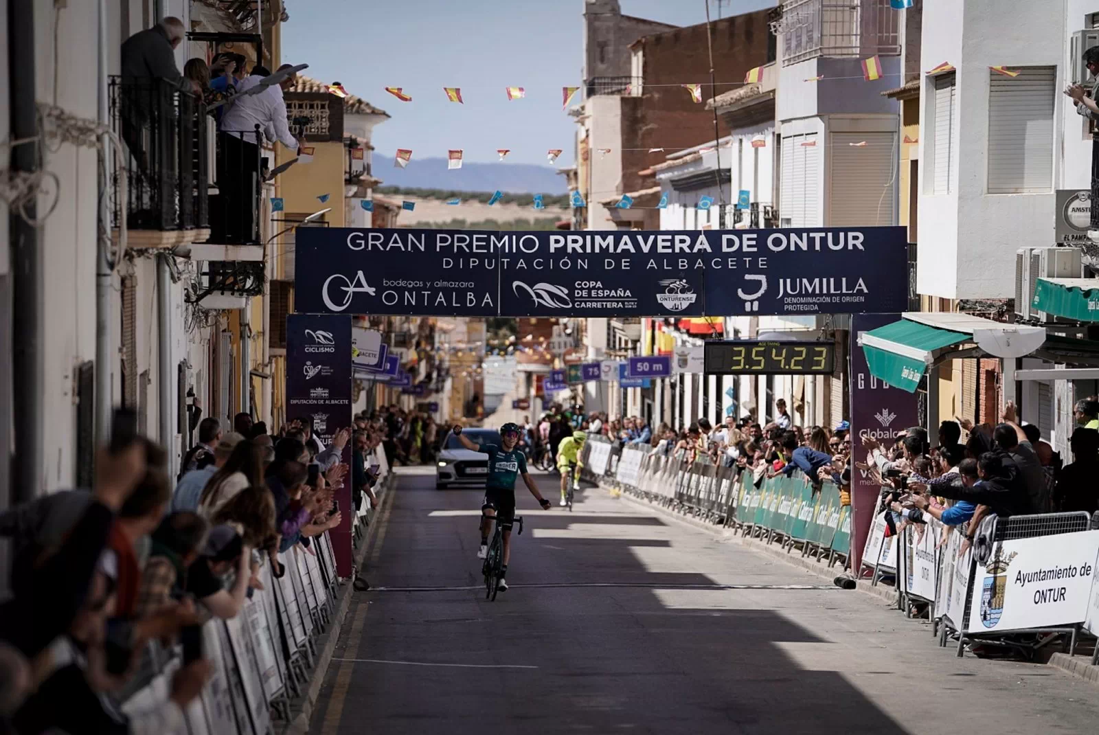 Tercera victoria para el Equipo Finisher con Diego Uriarte