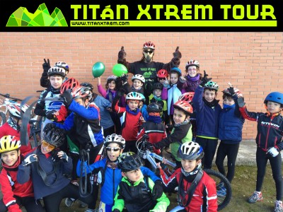 Titán Xtrem Tour se vuelca con los niños