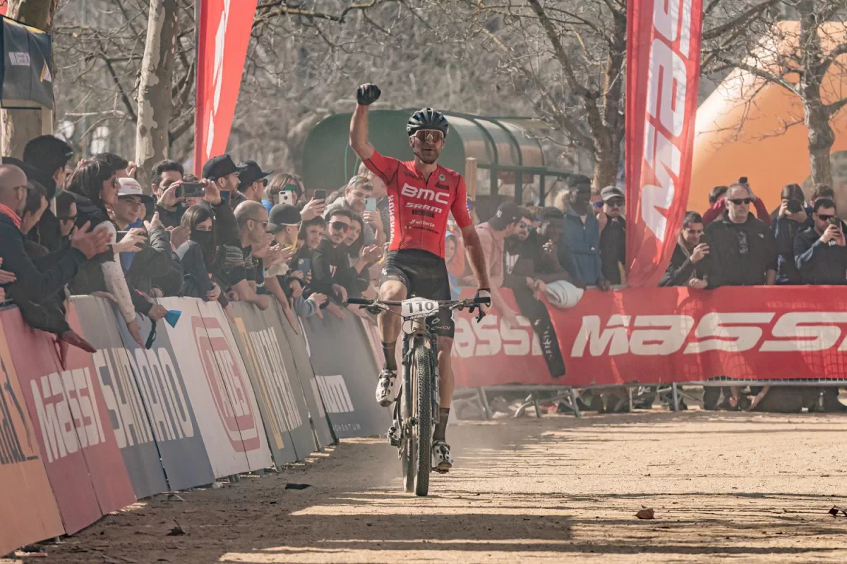 Titouan Carod remonta para ganar en Banyoles