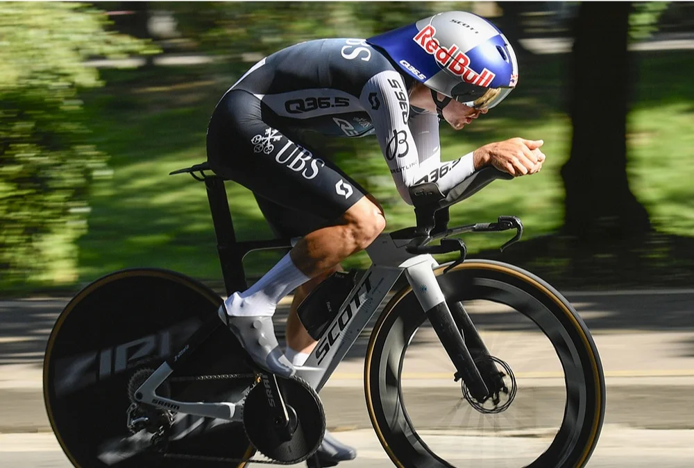 Todo sobre el nuevo casco SCOTT Split Mips del equipo Q36.5 Pro Cyling Team 