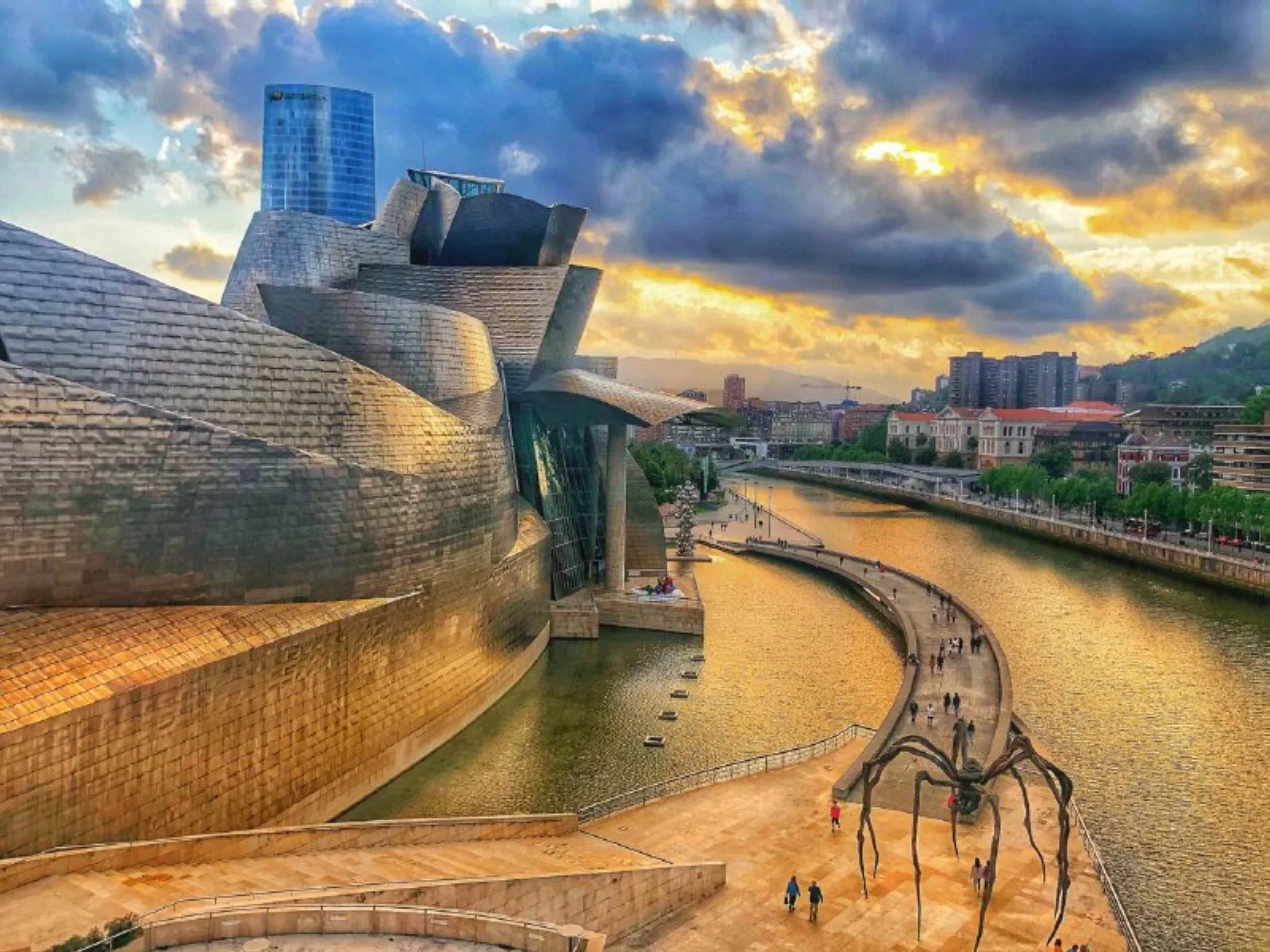 Todo preparado en Bilbao para el comienzo de un histórico Tour de Francia 2023