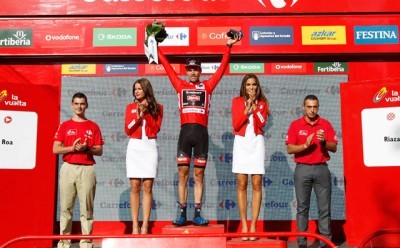 Tom Dumoulin resiste en lo más alto