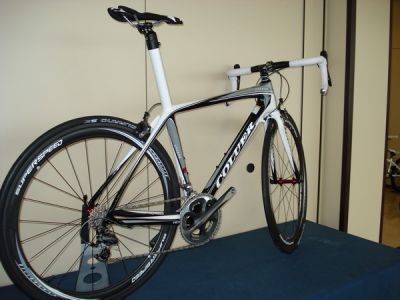 Coluer presenta cuatro modelos de carretera para 2012