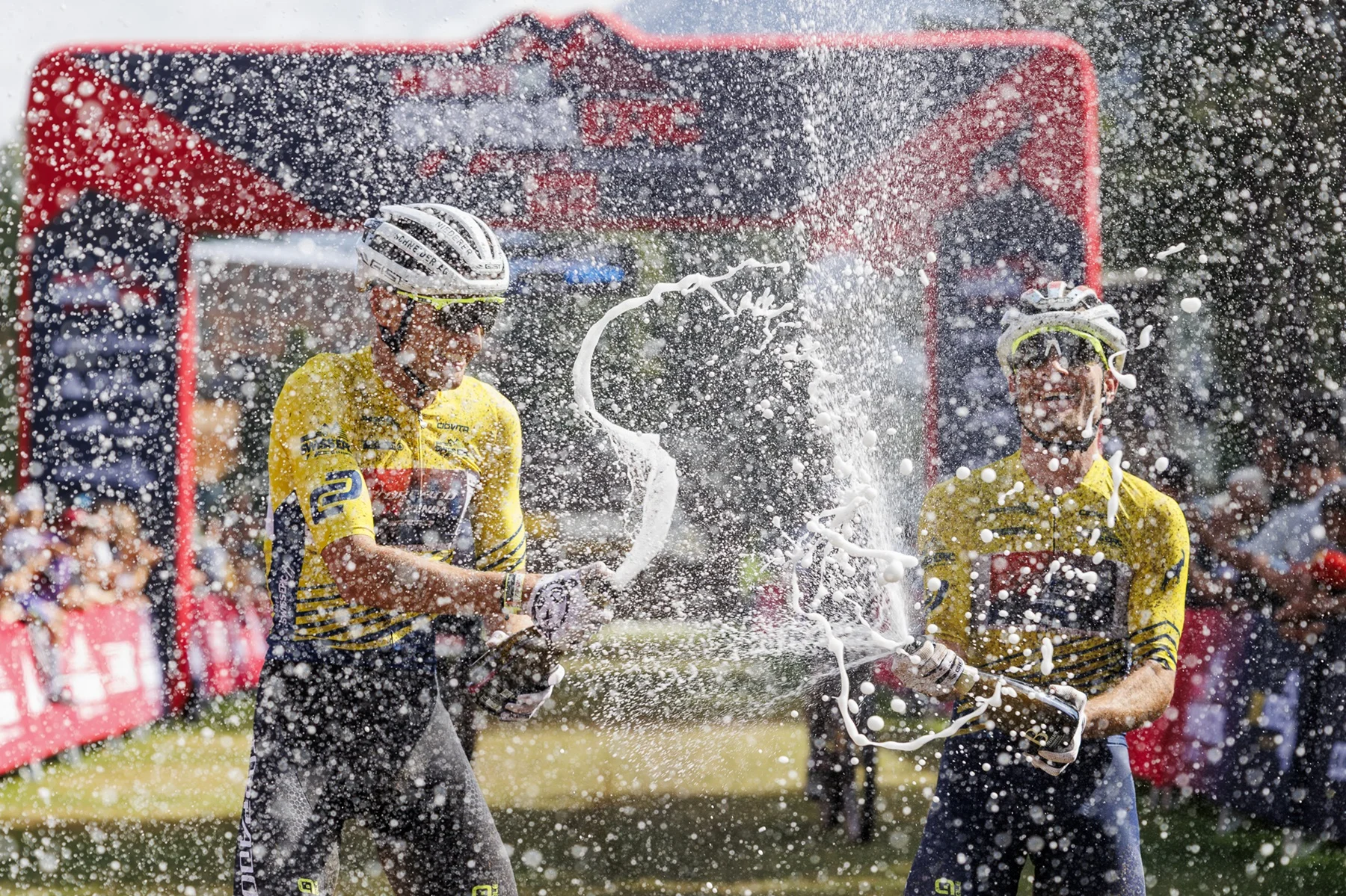 Torpado Kenda FSA y Efficient Infiniti SCB SRAM ganan la SPAR Swiss Epic 2025