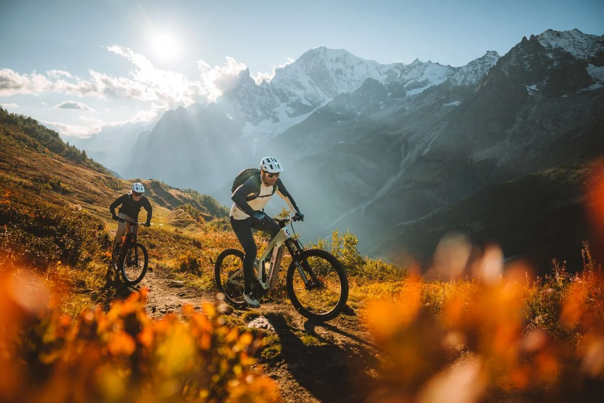Tour du Mont Blanc: una aventura de eMTB entre glaciares y soledad