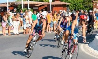 La XVII Edición de la triatlón Villa de Rota con record de participantes