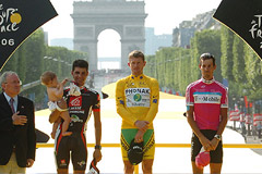 Uci o Tour: Los equipos deciden en un día clave para el ciclismo Uci o Tour: Los equipos deciden en un día clave para el ciclismo