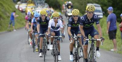 Movistar Team se exhibe en Los Pirineos