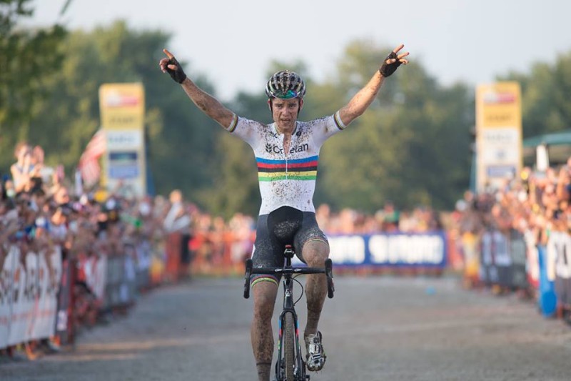 Van Aert repite victoria en USA, Compton ganadora en féminas