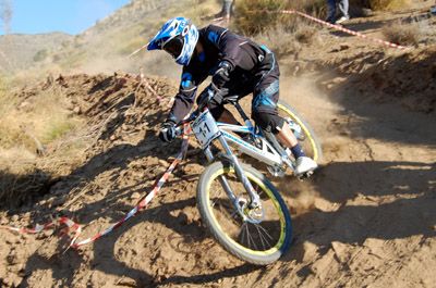 Toda la emoción del Descenso BTT en Llinars del Vallés